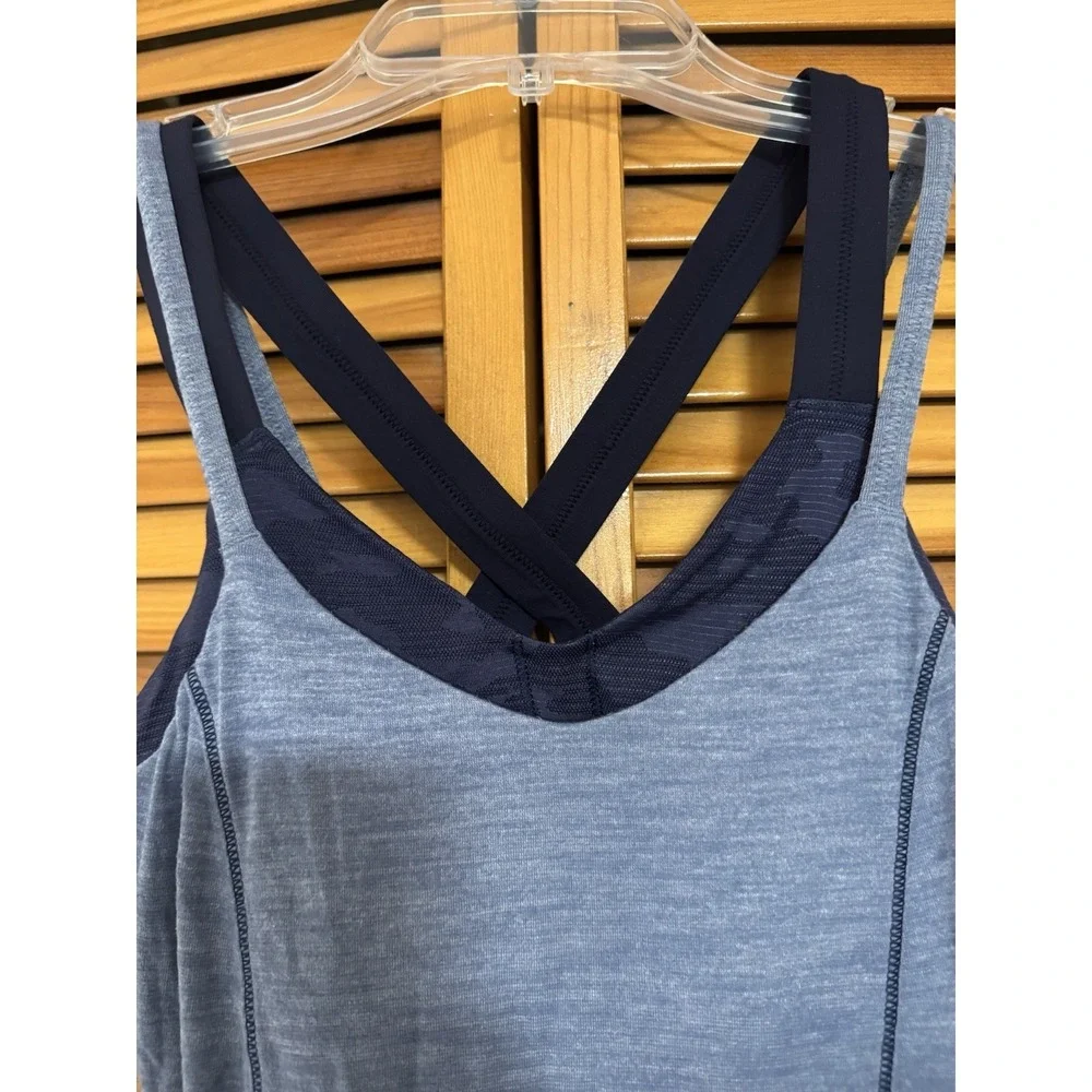 Lululemon Women's Size 4 Tank Top‎ Built-In Bra Navy Blue Camo Mesh Crossback